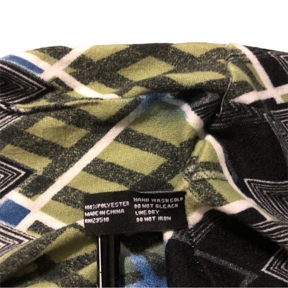 Charlotte Daniel Soft Multicolored Geo Design Infinity Scarf 29" - Picture 7 of 8